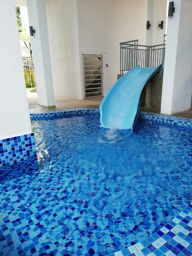 Rayyan Muslim Homestay Bayan Lepas Apartment